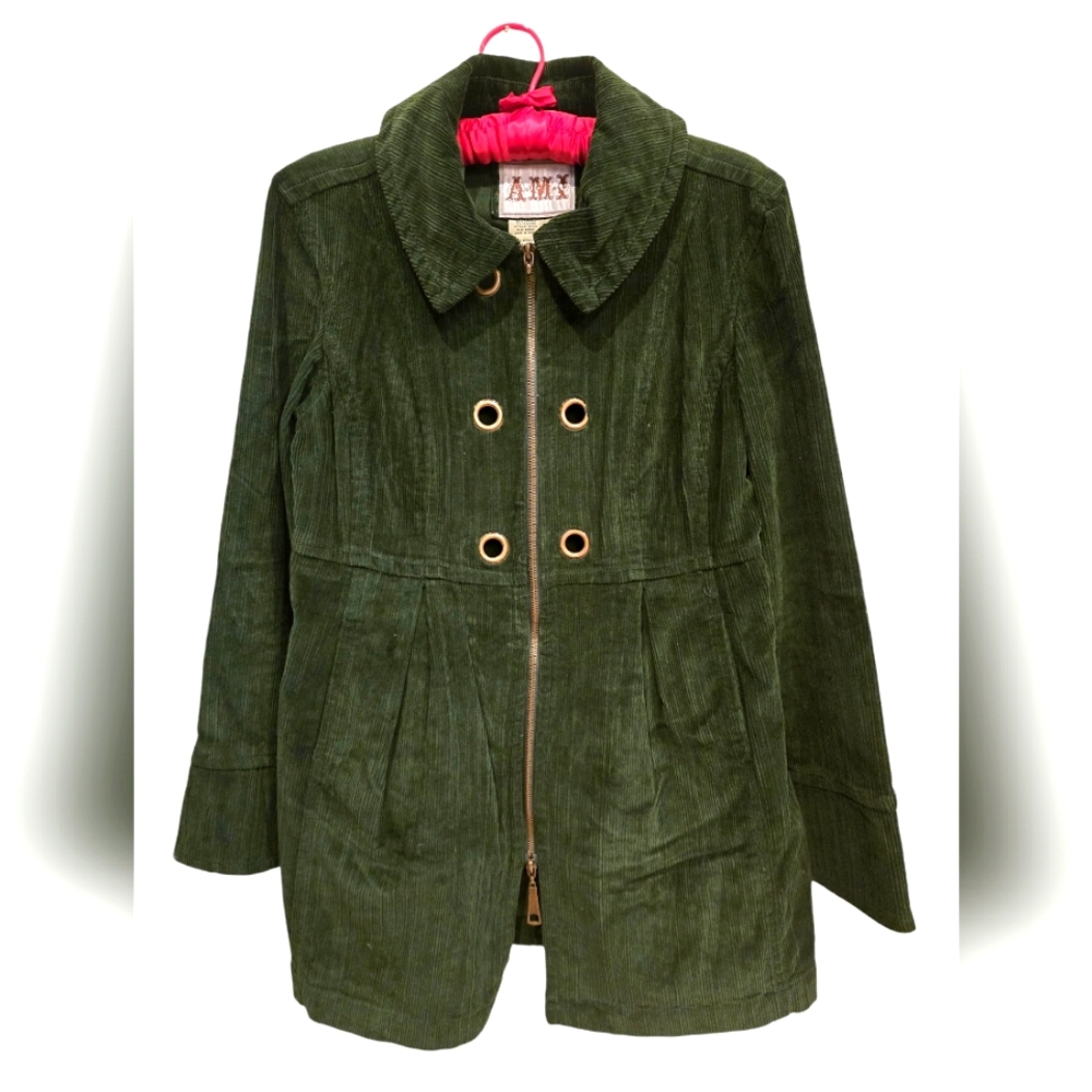 Women's Fall corduroy jacket with front pockets. Medium.